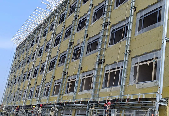 6月 曹妃甸区委党校迁建项目宿舍楼主体结构施工完成.jpg