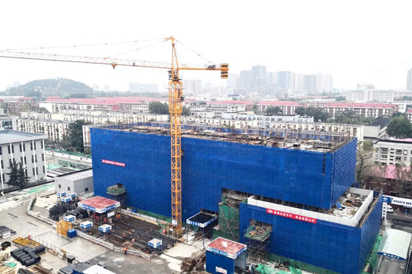 化身“梦想改造家” 绽放校园最美风景线