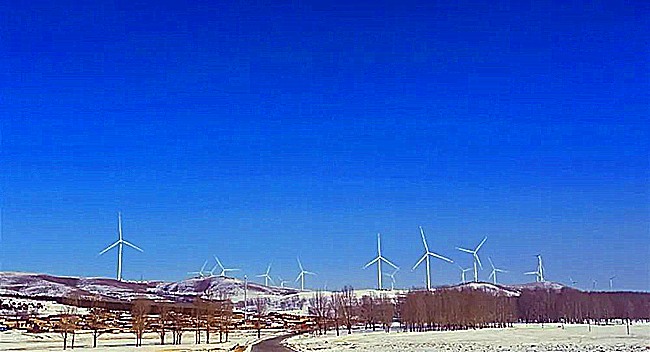 大风电牵手小山村 大风车转出新天地