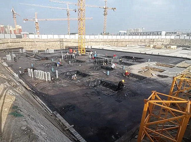 建筑工地热火朝天 开启夏季“高能”模式