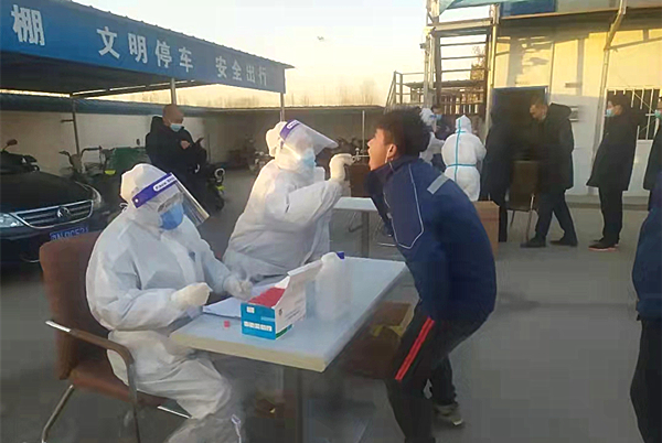 疫情防控“不松懈” 施工现场“不停歇”