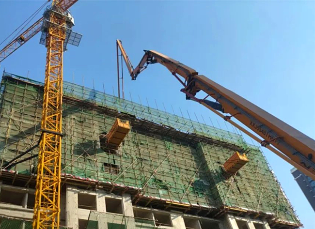 一手抓疫情防控 一手抓工程建设